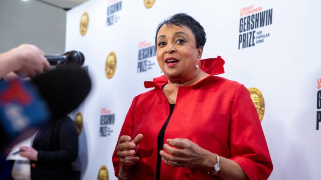 τραμπ-απέλυσε-τη-βιβλιοθηκονόμο-του-κ-563603476