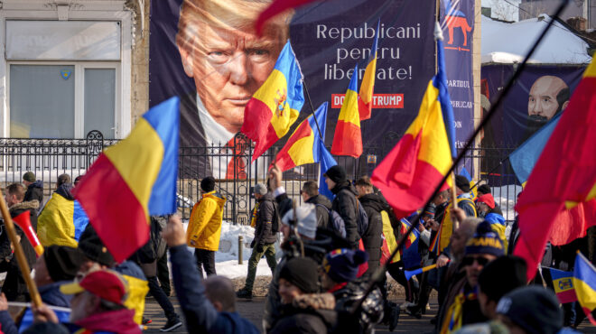 trump-effect-το-εκκρεμές-πάνω-από-τις-κάλπες-το-563595703