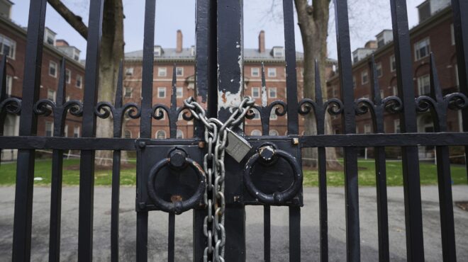 ηπα-προσωρινή-δικαίωση-του-χάρβαρντ-σ-563627971