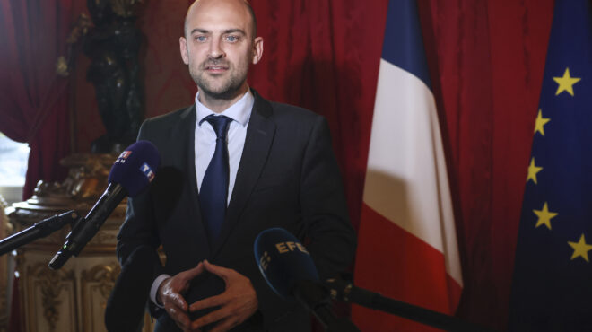 γάλλος-υπεξ-για-πούτιν-πρέπει-να-εμφα-563608081