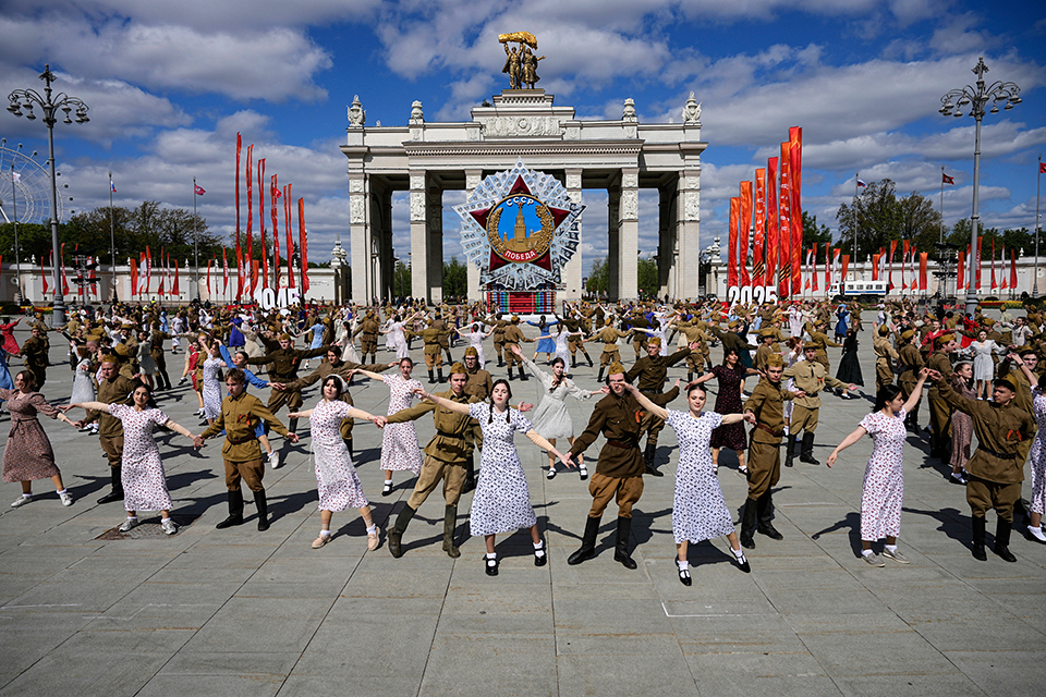 «Η Γέννεση του Αδάμ»-3