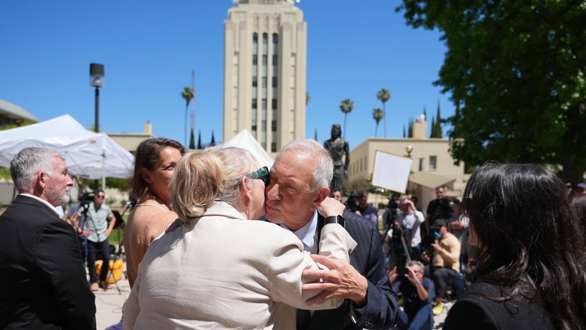 Explainer: Τι συνέβη τελικά με τους αδελφούς Μενέντεζ;-1