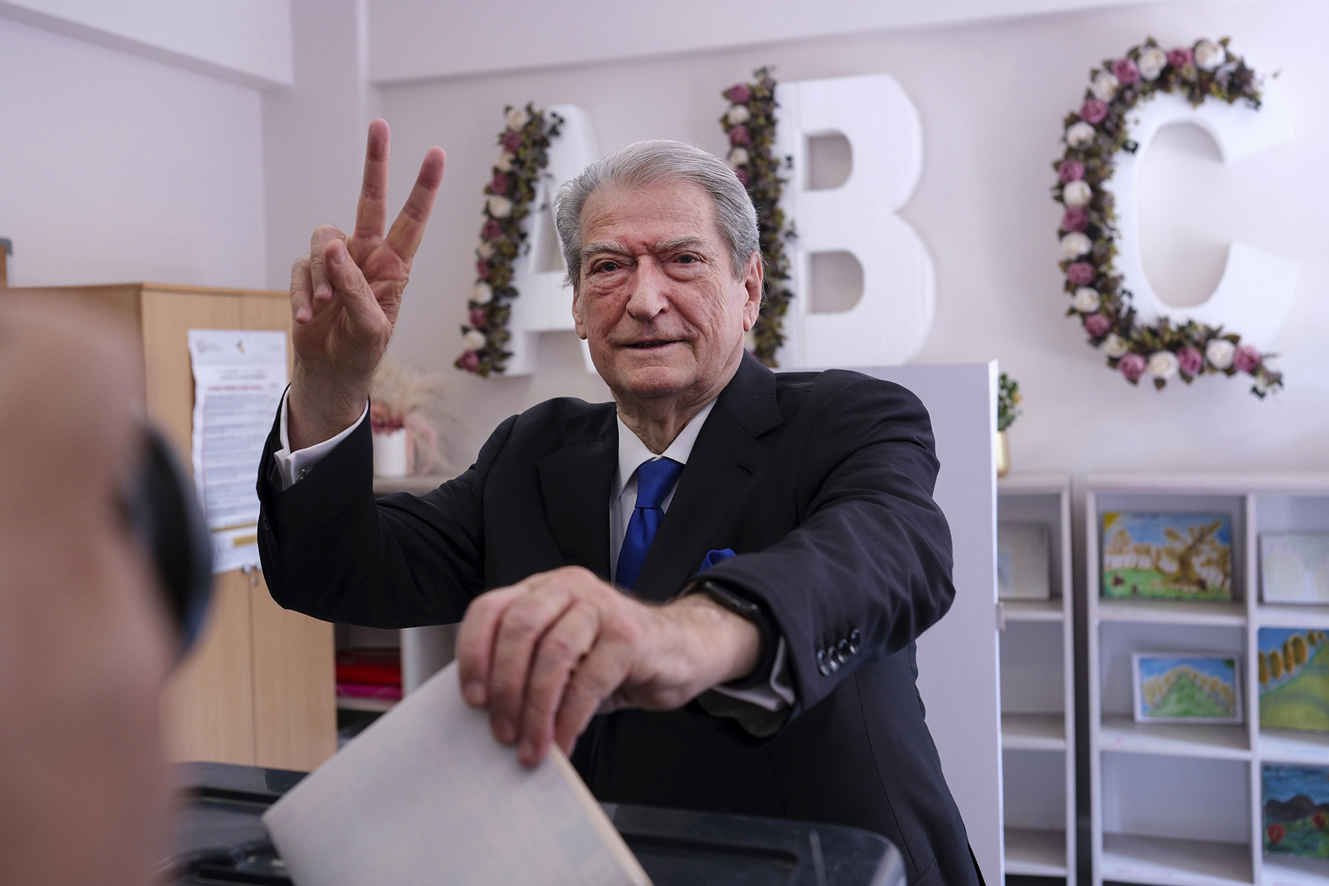 «Ψηφίσαμε ένταξη της Αλβανίας στην Ε.Ε.»-2