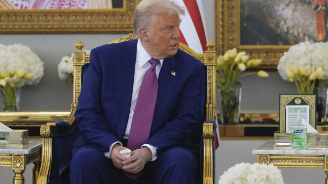 στροφή-αριστερά-από-τραμπ-με-στόχο-τ-563609434