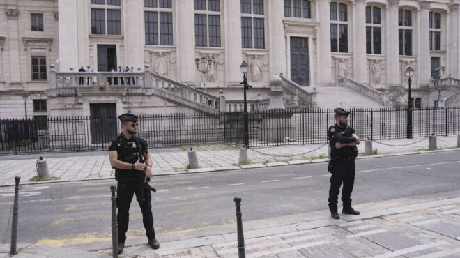 γαλλία-φαρ-ουέστ-η-αγορά-των-κρυπτον-563634652