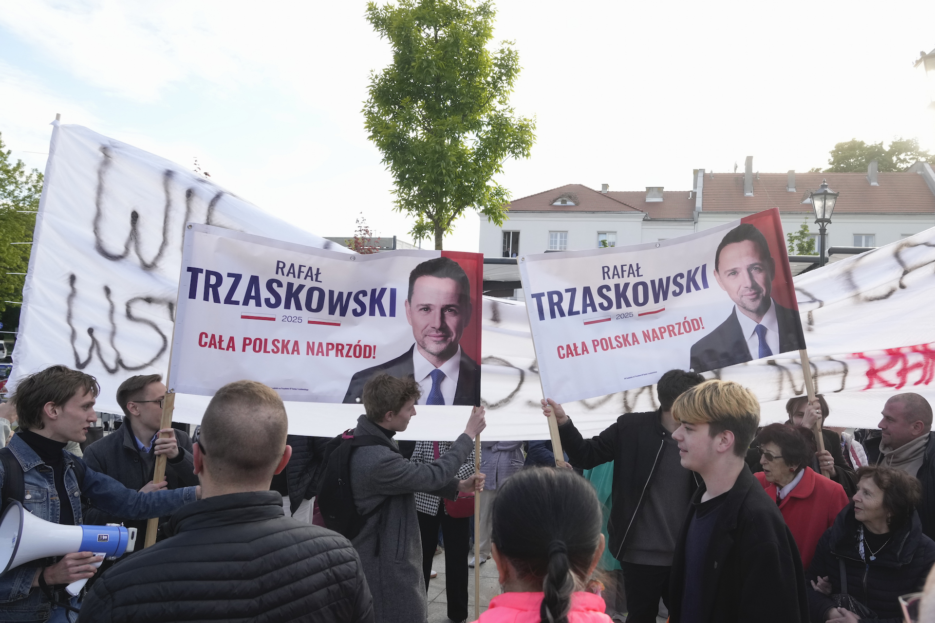 Εκλογές στην Πολωνία: Νικητής του α’ γύρου των προεδρικών ο εκλεκτός του Τουσκ-1