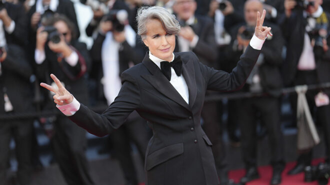 στο-κόκκινο-χαλί-563612134