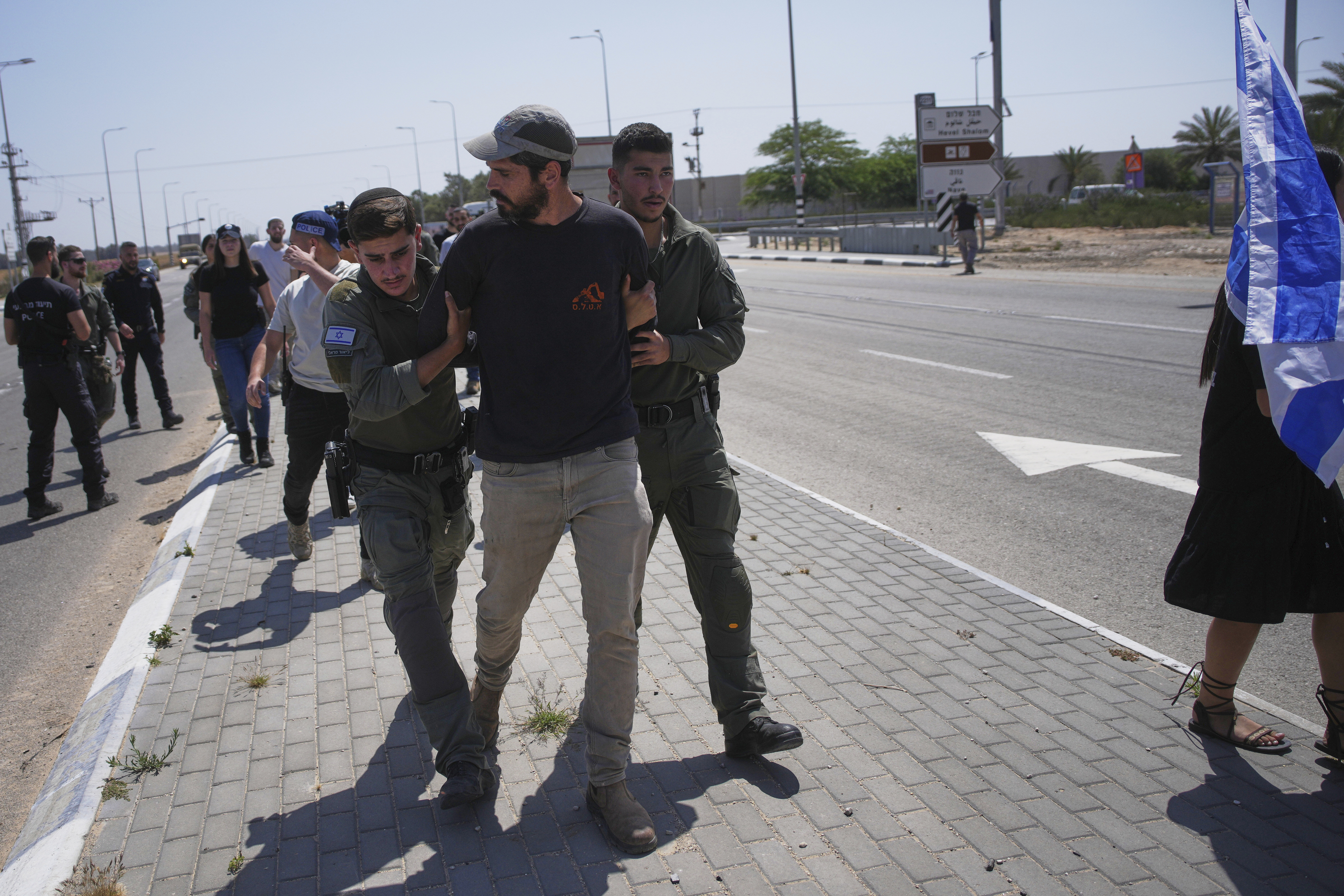 Γάζα: Ισραηλινοί επιχείρησαν να εμποδίσουν την είσοδο βοήθειας-1