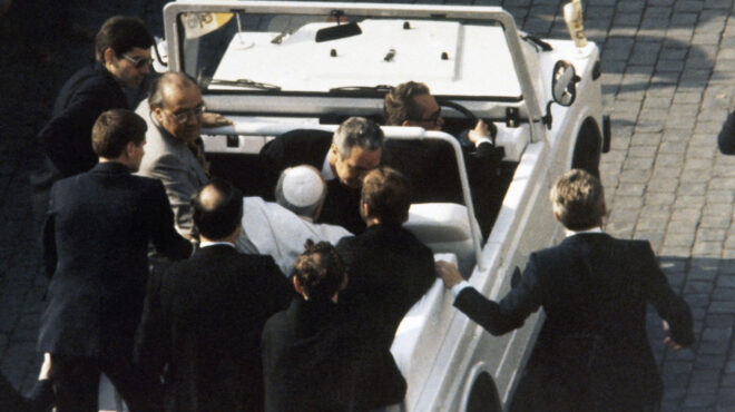 σαν-σήμερα-13-μαΐου-1981-απόπειρα-δολοφον-563608177