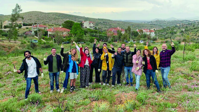 φροντίδα-και-συνεργασία-563599279