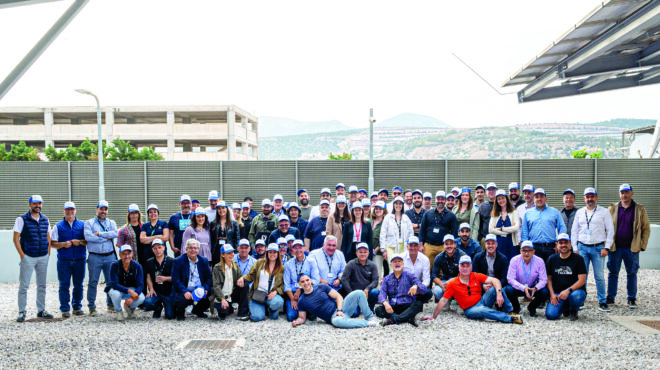 ένας-κόμβος-επικοινωνίας-563599210