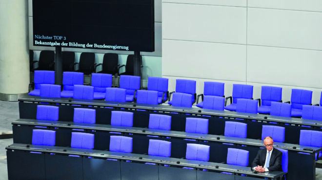 δύσκολες-ισορροπίες-για-τον-μερτς-563606413