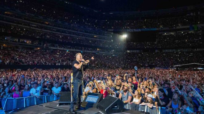 μπρους-σπρίνγκστιν-κατά-τραμπ-και-μασ-563613445