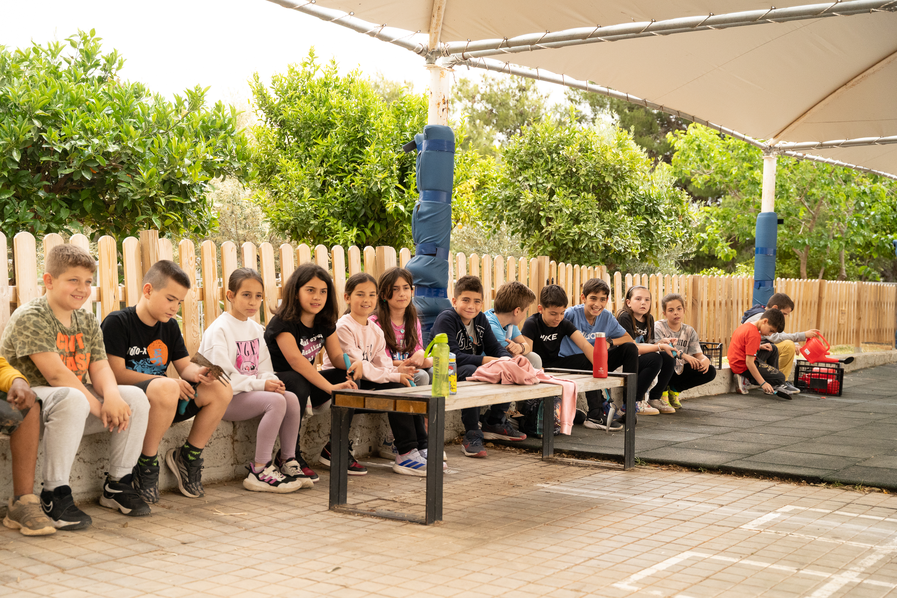 Τα σχολεία με τα περιβόλια-10