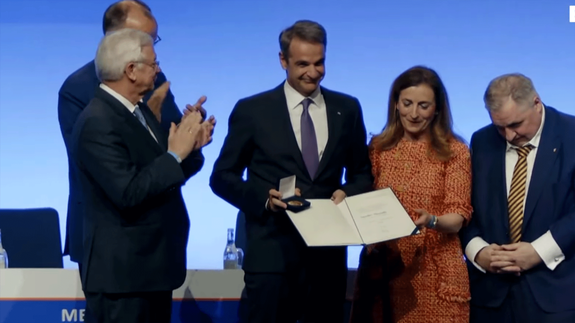 ο-μητσοτάκης-παρέλαβε-βραβείο-για-τις-563610247