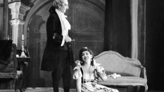 προτομή-της-μαρία-κάλλας-στην-όπερα-τη-563622601