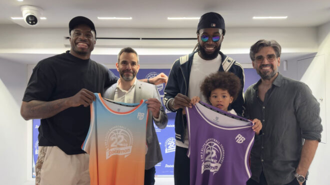 λεσόρ-και-antetokounbros-στα-παρκέ-της-μυκόνου-563620360