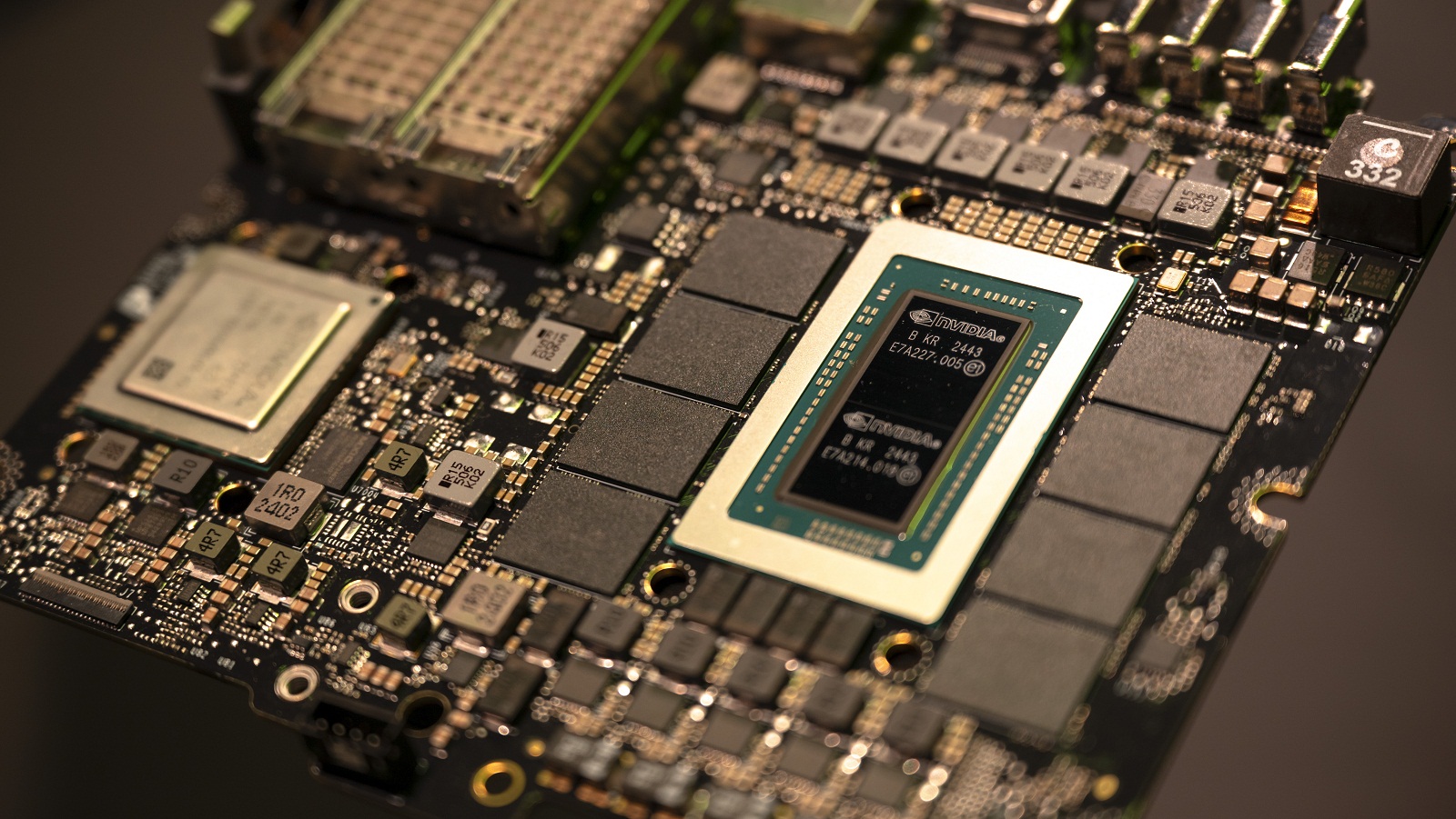 ΗΠΑ: Μήπως ο Τραμπ ξεπουλά το τεχνολογικό μέλλον των ΗΠΑ;-1