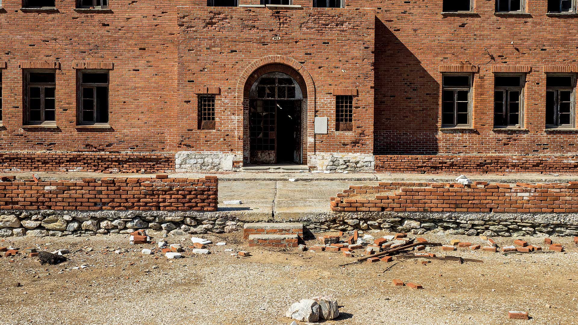 Γυάρος: Πεζοπορώντας σε έναν τόπο μνήμης και βιοποικιλότητας-1