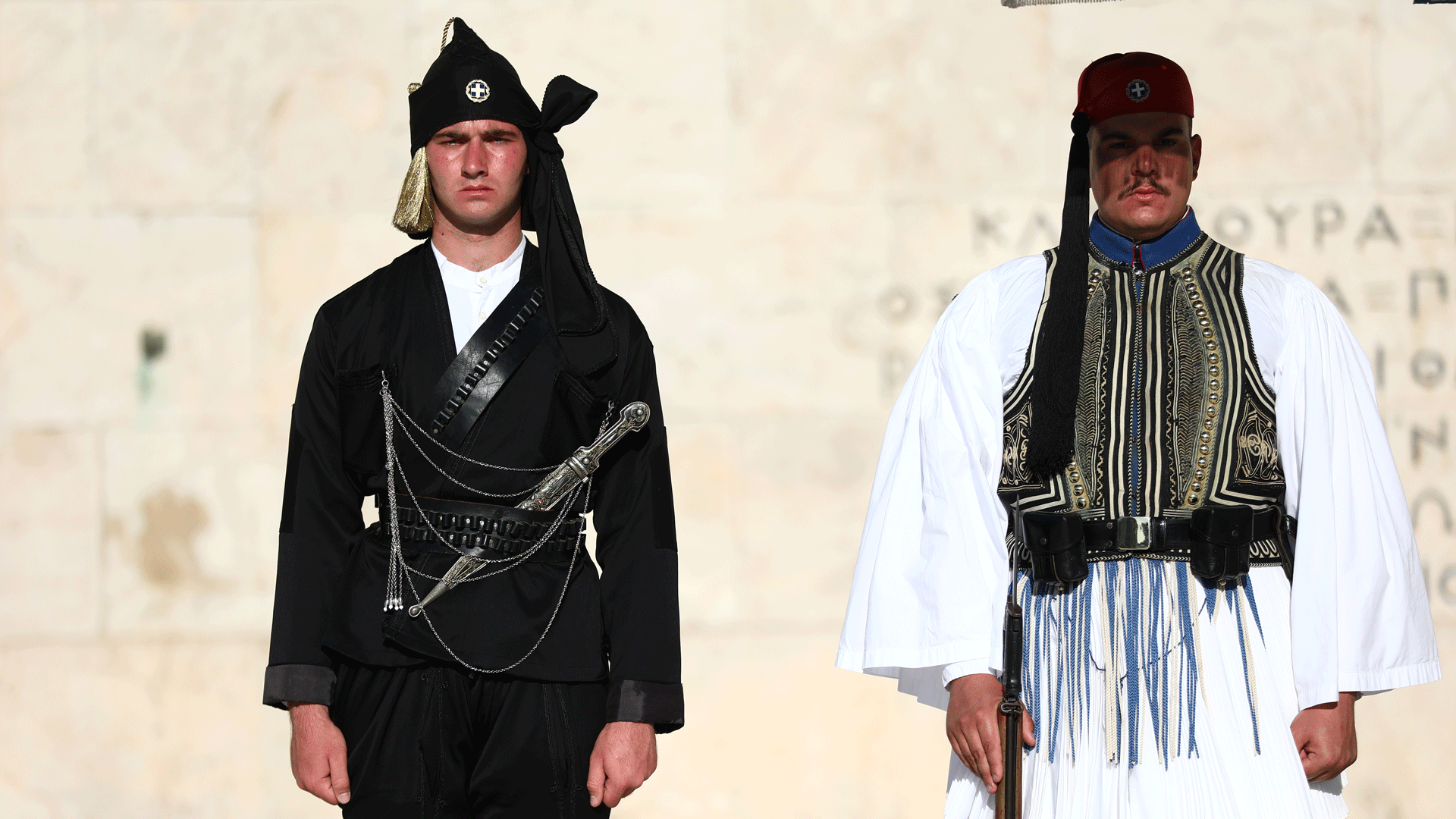 Με ποντιακές φορεσιές οι εύζωνες στο Σύνταγμα-1