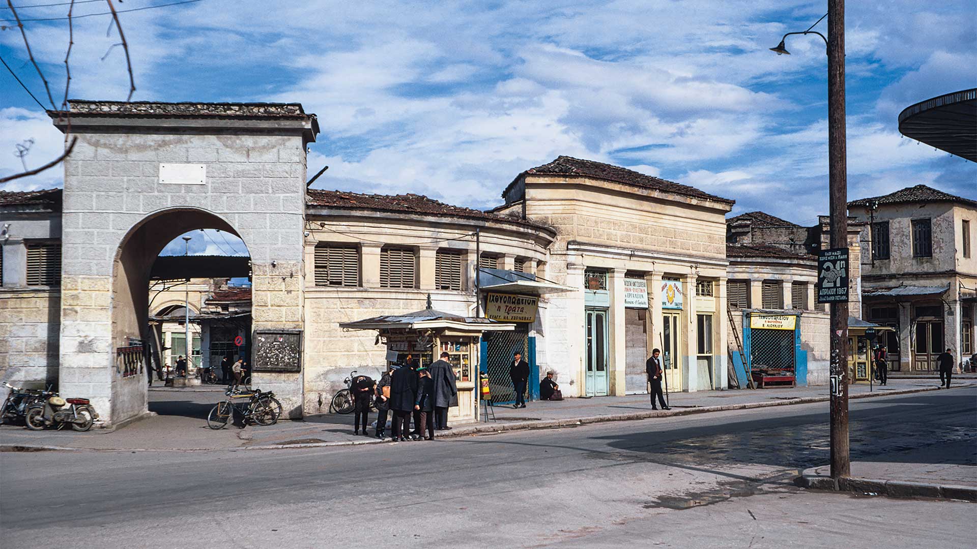 Γεώργιος Μανωλάκης: Ο γιατρός που κατέγραψε με τον φακό του τα Τρίκαλα-2