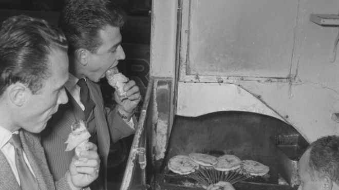 8-ιστορικά-σουβλατζίδικα-της-αθήνας-πο-563609500