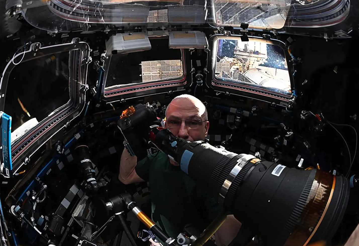 Ενας αστροναύτης, πολλές κάμερες και 220 ημέρες στο Διάστημα-1