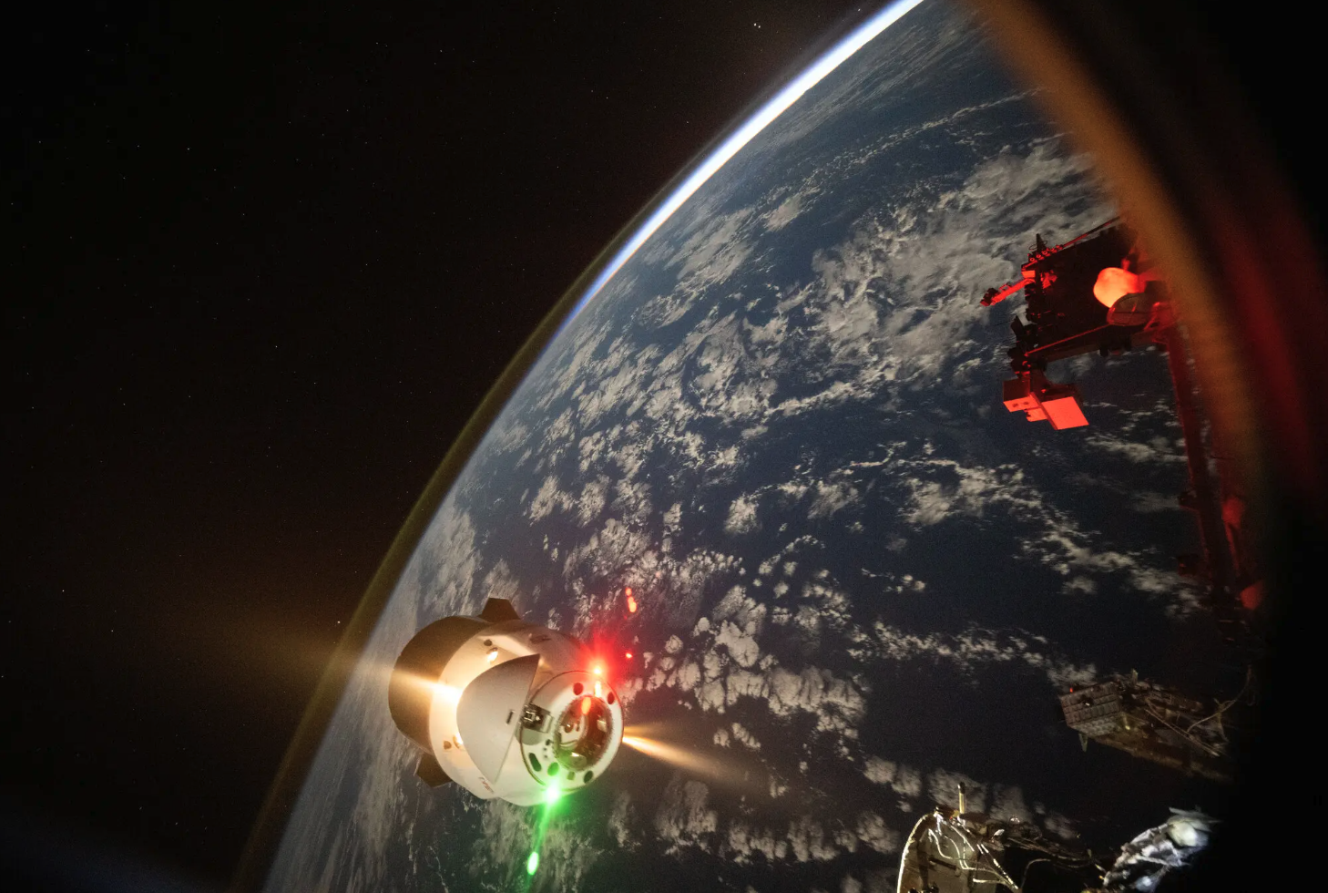 Ενας αστροναύτης, πολλές κάμερες και 220 ημέρες στο Διάστημα-9