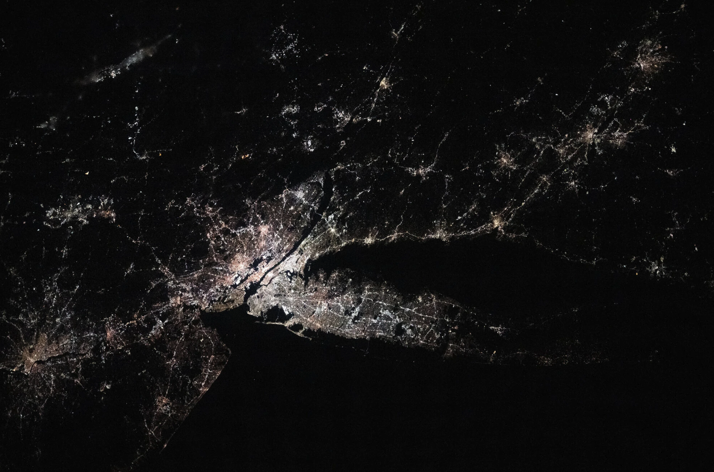 Ενας αστροναύτης, πολλές κάμερες και 220 ημέρες στο Διάστημα-6