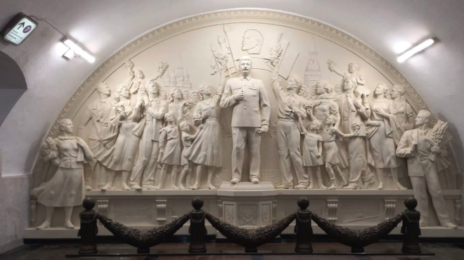 ρωσία-μνημείο-του-στάλιν-επανεγκαθίσ-563614060