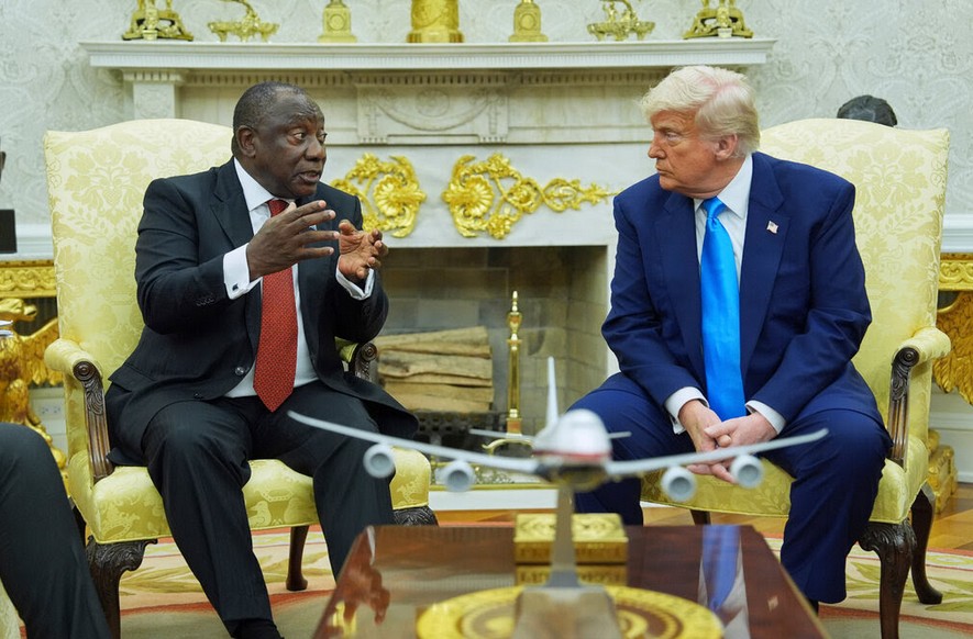Τριγμοί στη συνάντηση Τραμπ με τον πρόεδρο της Νότιας Αφρικής λόγω ισχυρισμών για «γενοκτονία λευκών»-4