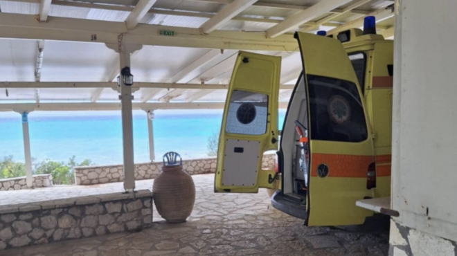 λευκάδα-νεκρός-κολυμβητής-στην-παραλ-563632009