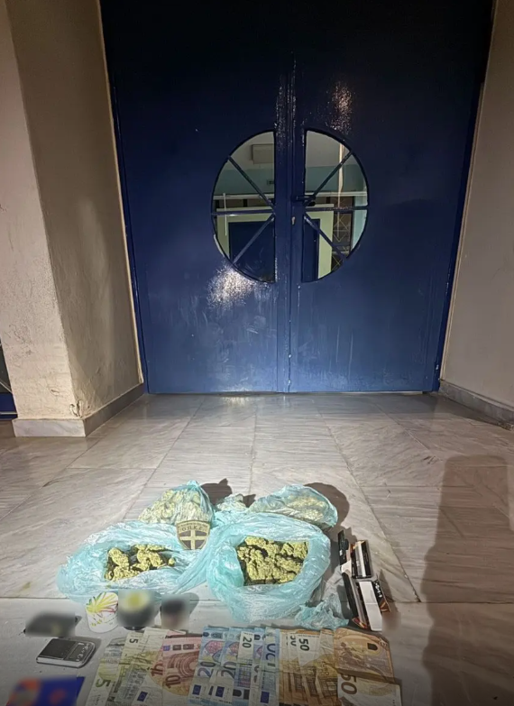 Ασπρόπυργος: Συνελήφθη 23χρονος που διακινούσε ναρκωτικές ουσίες σε προαύλιο σχολείου-1