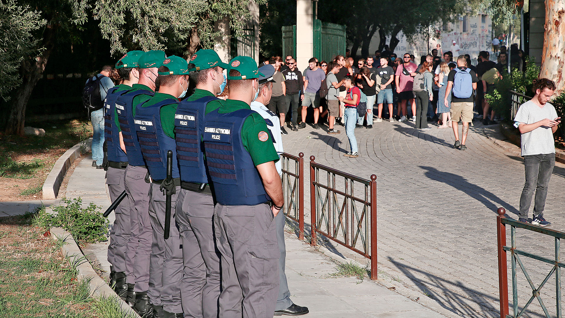 Διαβάστε στην «Καθημερινή της Κυριακής»-4