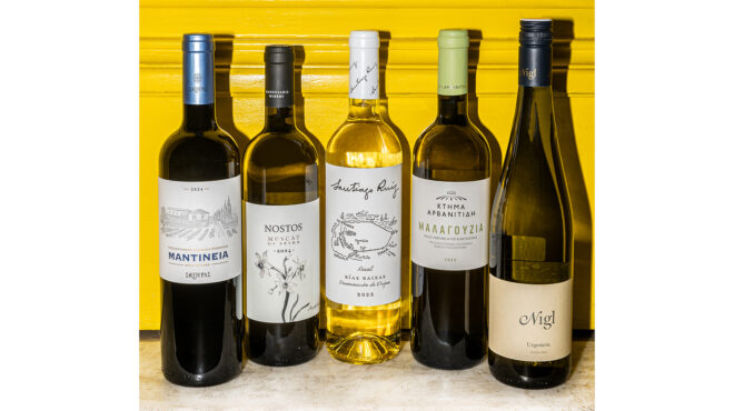 ο-σομελιέ-προτείνει-τα-φλοράλ-κρασι-563599618