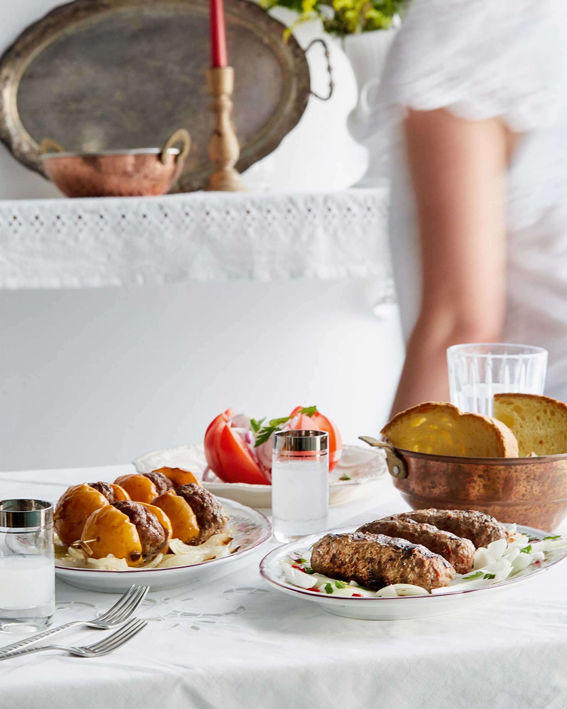 Βγήκαν τα μούσμουλα. Μήπως να φτιάχναμε κεμπάπ;-1