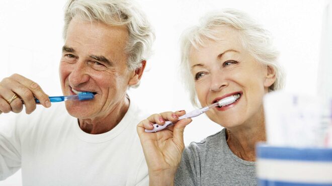 4-αλλαγές-που-συμβαίνουν-στα-δόντια-και-563611855