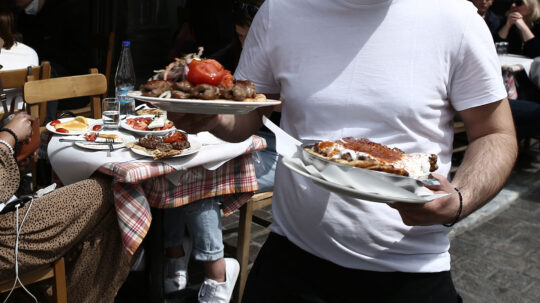 Η φιλοξενία κερδίζει τον πελάτη