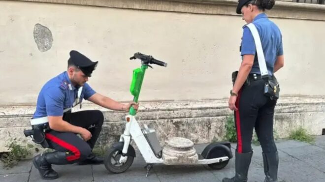 ρώμη-γερμανός-τουρίστας-έκλεψε-αρχαί-563628820