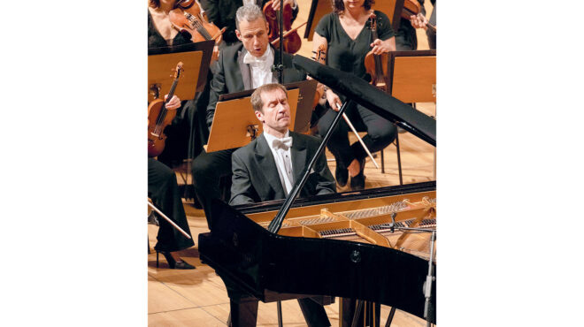 δυνατή-ιεροτελεστία-από-τον-καρυτι-563606533