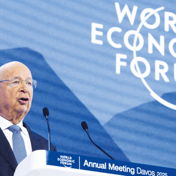 η-πτώση-του-βασιλιά-του-νταβός-563643556