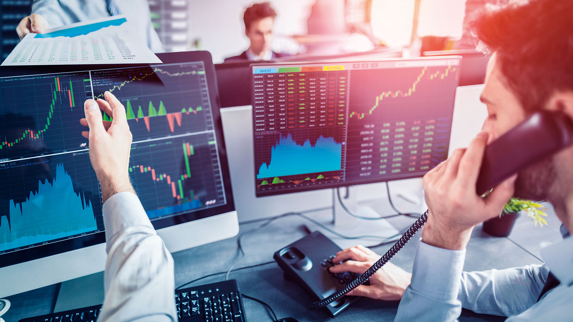 Απομακρύνεται ο εφιάλτης των τόκων-1