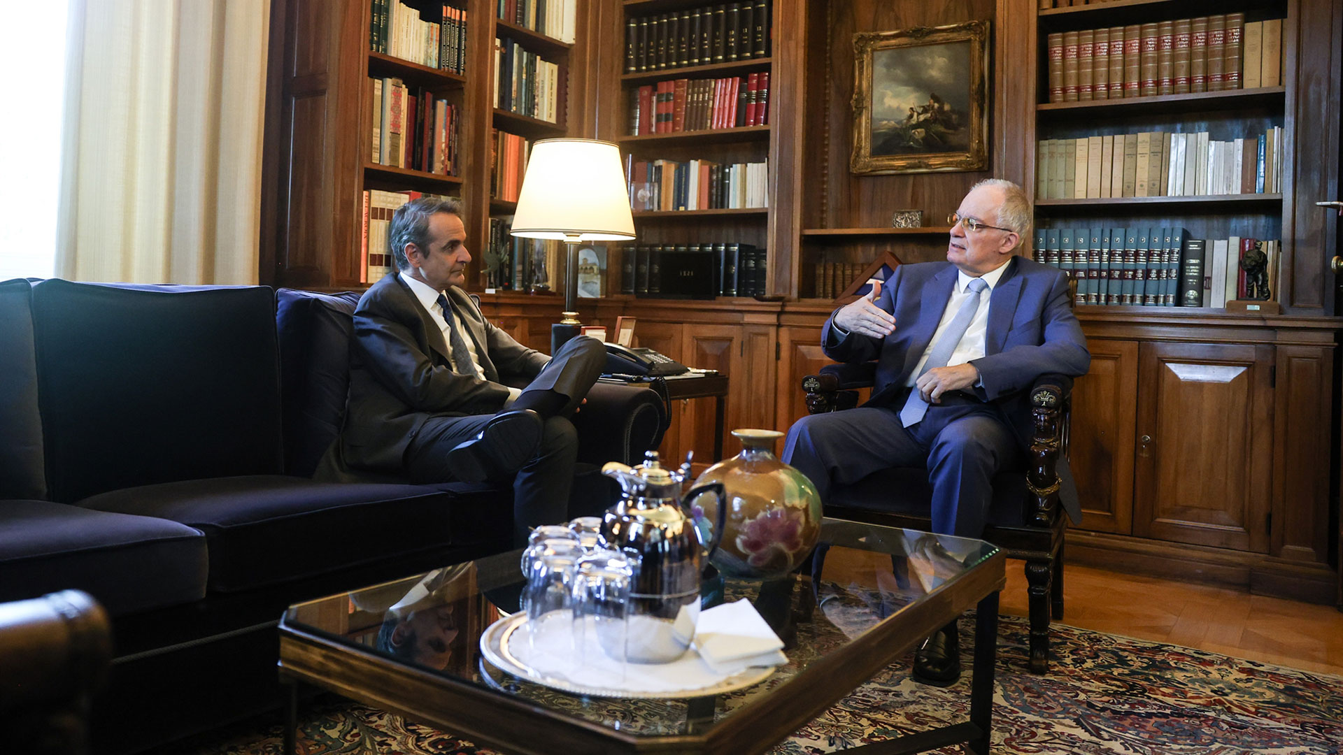 Το δύσκολο στοίχημα των 180 ψήφων από τη Βουλή στα προς αναθεώρηση άρθρα-1