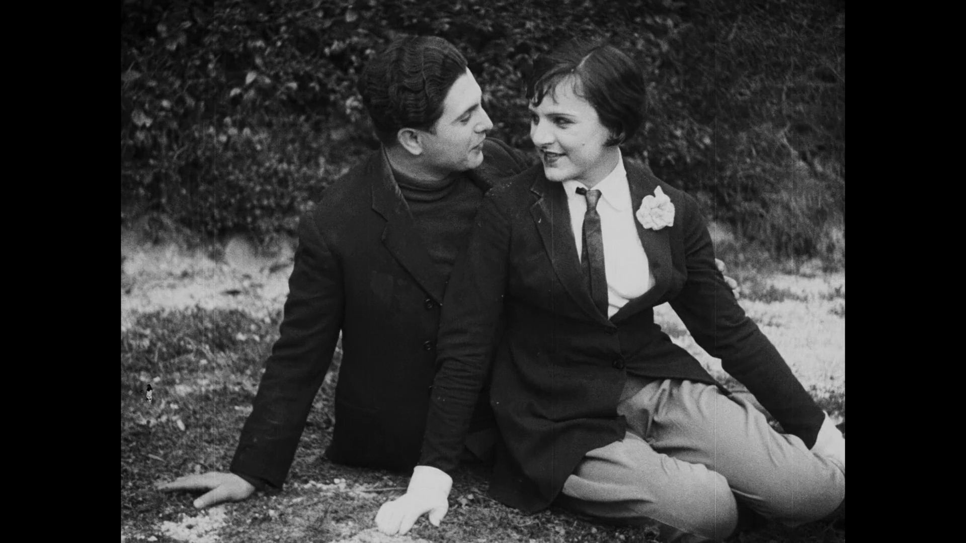 «Ταινία άδουσα και ηχητική»: Η ιστορία των «Απάχηδων των Αθηνών»-4