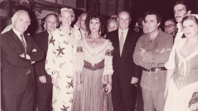 ο-πρόεδρος-ο-παβαρότι-και-η-αλίκη-563643610