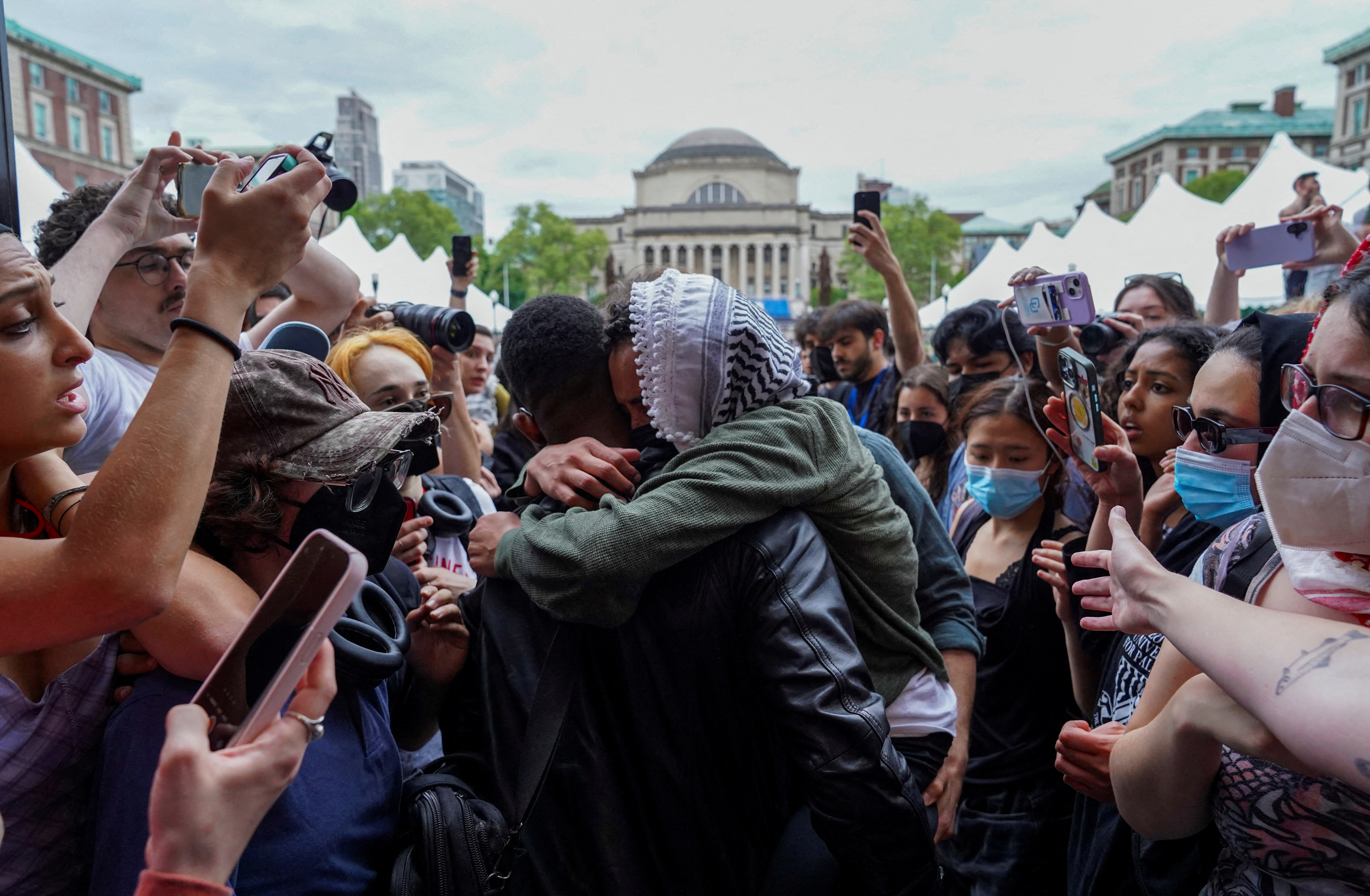 ΗΠΑ: Δεκάδες συλλήψεις φιλοπαλαιστίνιων φοιτητών και επεισόδια στο Πανεπιστήμιο Κολούμπια-4