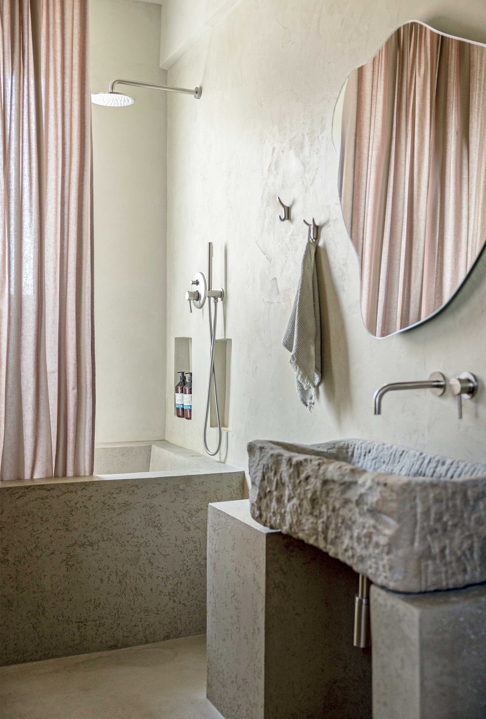 Αυτό είναι ίσως το πιο όμορφα «παράξενο» σπίτι της Κυψέλης-5