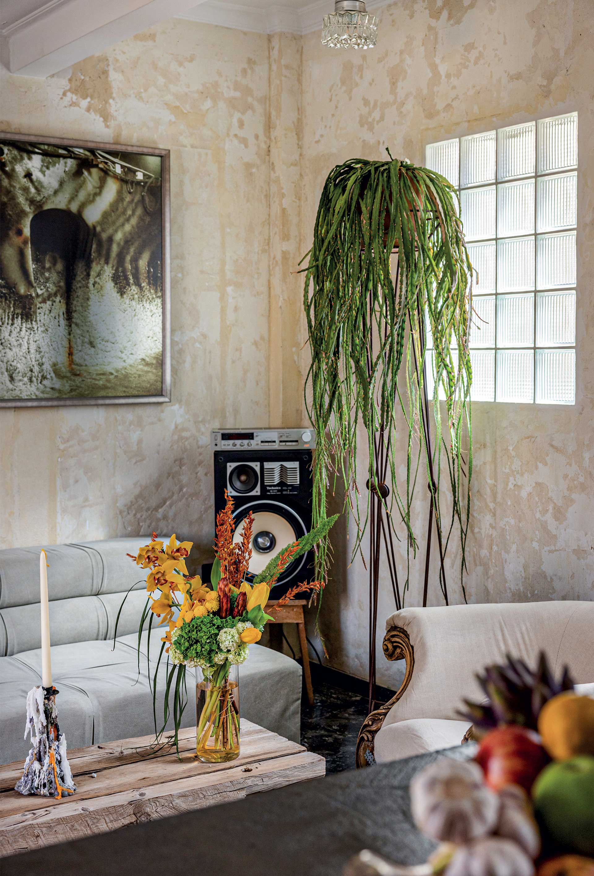 Αυτό είναι ίσως το πιο όμορφα «παράξενο» σπίτι της Κυψέλης-6