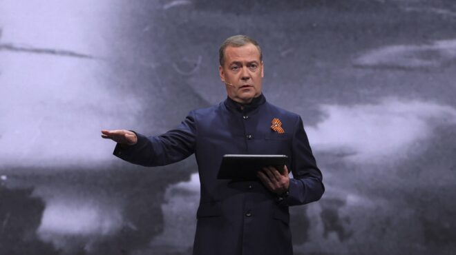 μεντβέντεφ-αν-το-κίεβο-επιτεθεί-στις-9-563593786