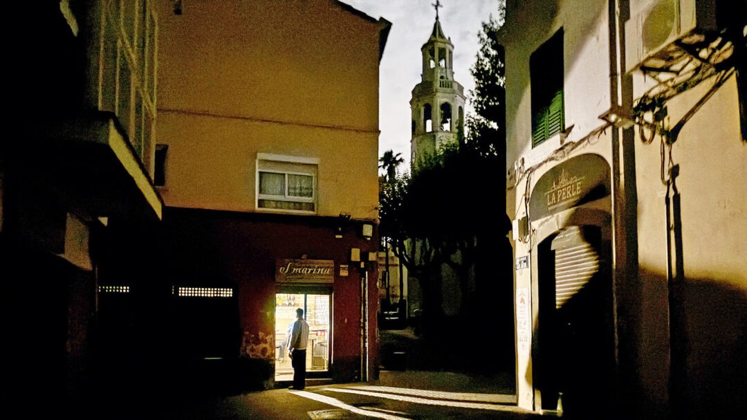 μια-κοινότητα-γεννήθηκε-στο-σκοτάδι-563593813